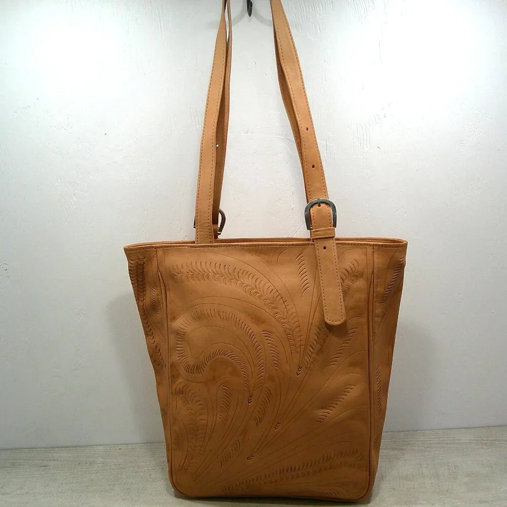 Quality Handcrafted Natural Labrado Minimalist Design Leather Tote - Picture 2 of 14